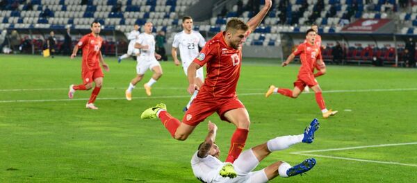 Матч между сборными Грузии и Македонии по футболу при пустых трибунах на стадионе Динамо Арена  - Sputnik Грузия