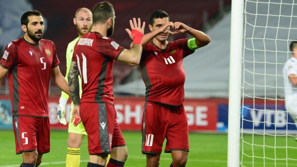 Сборная Армении забила гол грузинской команде. Матч между сборными Грузии и Армении по футболу - Sputnik Грузия