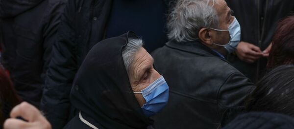 Эпидемия коронавируса - пожилые люди в масках - Sputnik Грузия