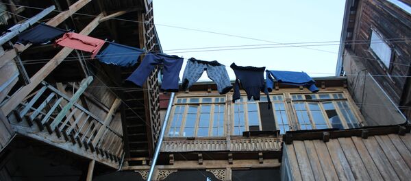 Тбилисские веранды часто напоминают произведения в стиле печворк - Sputnik Грузия