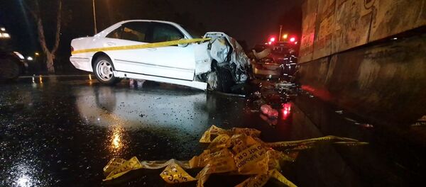 ДТП в центре Тбилиси: в дождливую погоду на набережной разбились две машины - видео - Sputnik Грузия