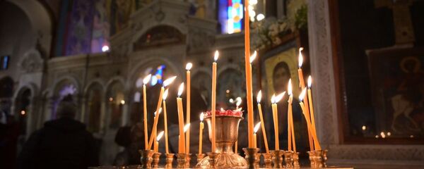Православные верующие отмечают праздник Гиоргоба в соборе Кашвети 23 ноября 2020 года - Sputnik Грузия