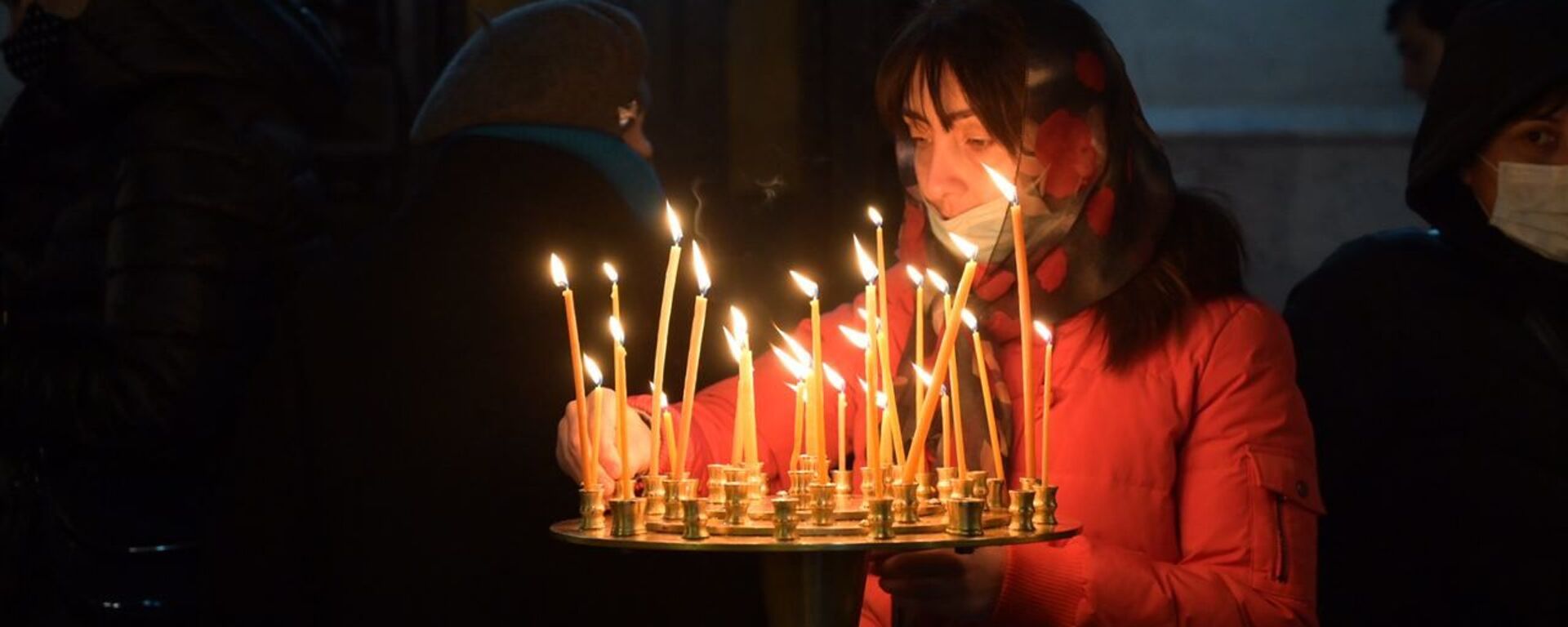 Православные верующие отмечают праздник Гиоргоба в соборе Кашвети 23 ноября 2020 года - Sputnik Грузия, 1920, 07.08.2023