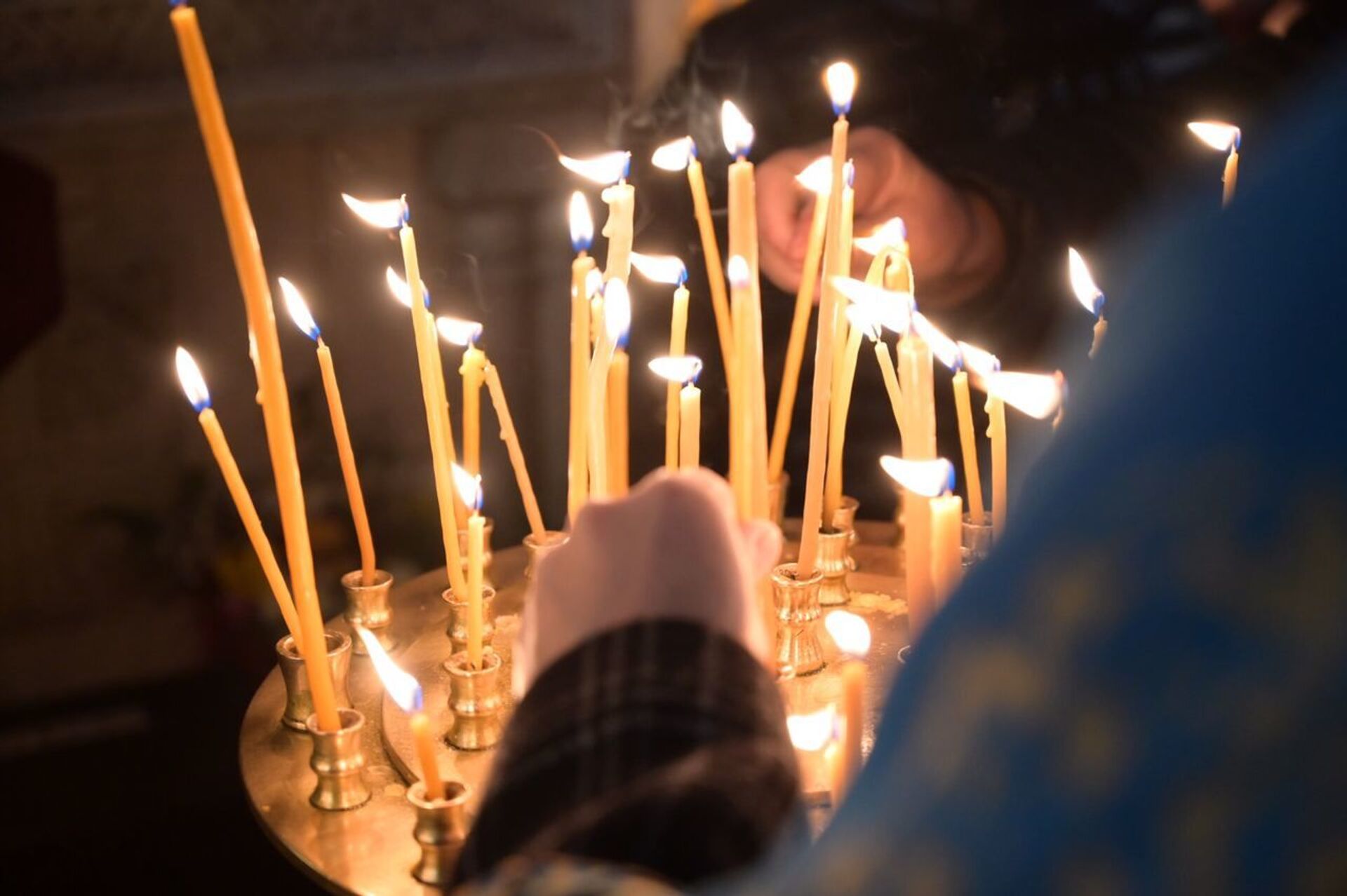 Православные верующие отмечают праздник Гиоргоба в соборе Кашвети 23 ноября 2020 года - Sputnik Грузия, 1920, 01.07.2022