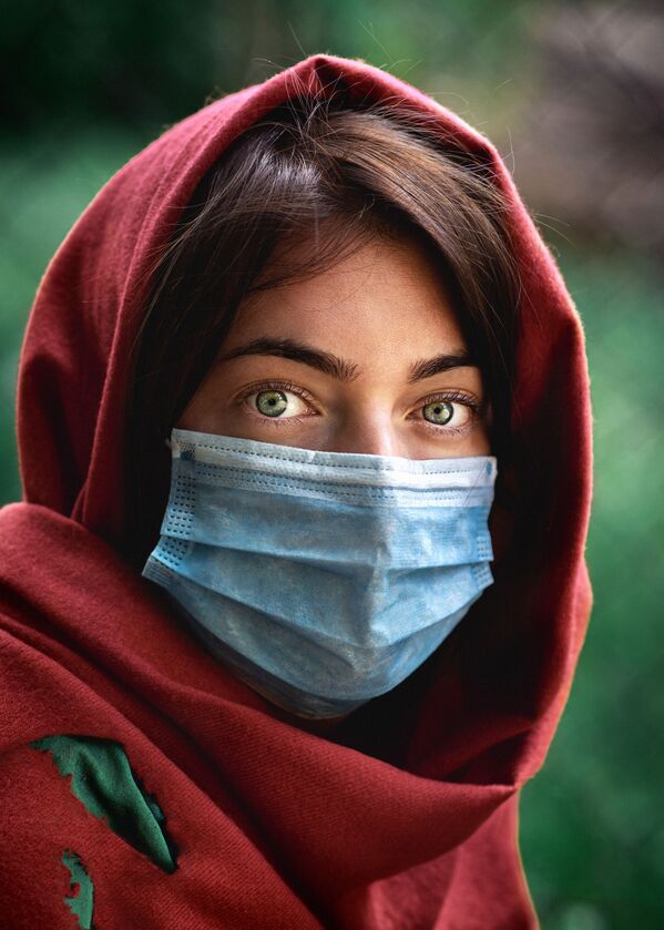 Снимок Афганская девушка в 2020 году венгерского фотографа Акос Дутка, ставший финалистом конкурса Agora's # BestPhotoOf2020 Award - Sputnik Грузия