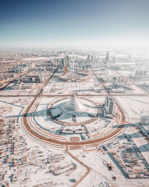 Снимок Зима в городе Нур-Султан российского фотографа Андрея Пугача, ставший финалистом конкурса Agora's # BestPhotoOf2020 Award - Sputnik Грузия