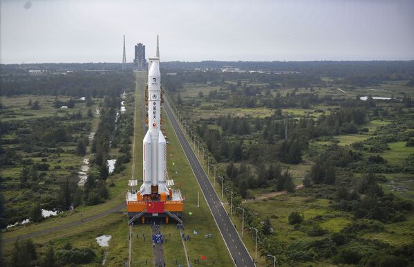 Зонд Чанъэ-5 изначально планировалось запустить в конце ноября 2017 года, однако из-за аварии ракеты-носителя Чанчжэн-5 в июле 2017 года миссию пришлось отложить
 - Sputnik Грузия