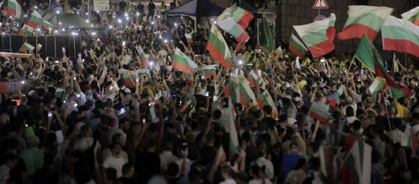 სოფიაში საპროტესტო აქციის მონაწილეები პოლიციას დაუპირისპირდნენ - ვიდეო - Sputnik საქართველო