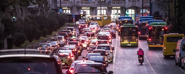 Тбилисские дороги - пробка из автомобилей на улице Бараташвили в час пик - Sputnik Грузия