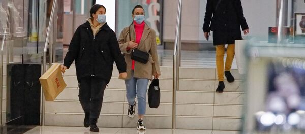 მყიდველები სავაჭრო ცენტრში მყიდველები სავაჭრო ცენტრში - Sputnik საქართველო