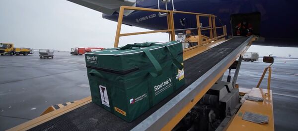 Сербия получила первую партию российской вакцины “Спутник V” - видео Сербия получила первую партию российской вакцины “Спутник V” - видео - Sputnik Грузия