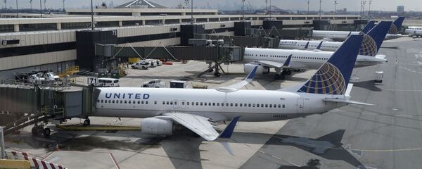 Пассажирские самолеты в аэропорту на стоянке - Ньюарк, США - Sputnik Грузия