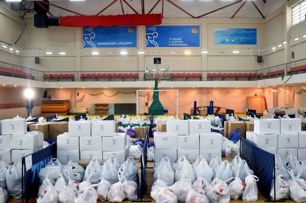 Мэрия Тбилиси поможет пережить пандемию одиноким старикам и нуждающимся семьям - Sputnik Грузия