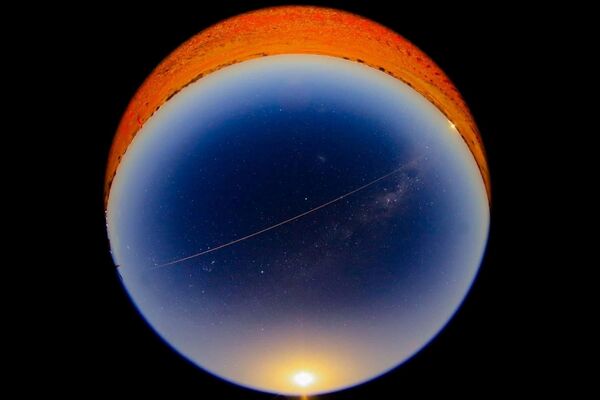 Диаметр астероида Рюгу, который пересекает орбиты Земли и Марса, составляет около 900 метров - Sputnik Грузия