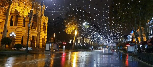 Столица Грузии готовится к празднованию Нового года - видео Столица Грузии готовится к празднованию Нового года - видео - Sputnik Грузия