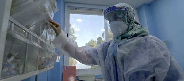 Пандемия коронавируса COVID - 19 - врачи в клинике  - Sputnik Грузия