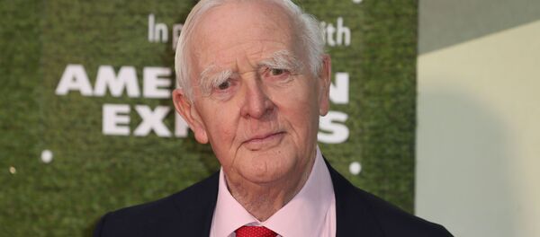 Английский писатель, автор шпионских детективов Джон ле Карре - Sputnik Грузия