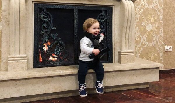 „პამპერსიანი გენიოსა“, ანუ რა ხდება მაშინ, როცა სახლში პატარა „ინდიგო“ გყავს „პამპერსიანი გენიოსა“, ანუ რა ხდება მაშინ, როცა სახლში პატარა „ინდიგო“ გყავს - Sputnik საქართველო