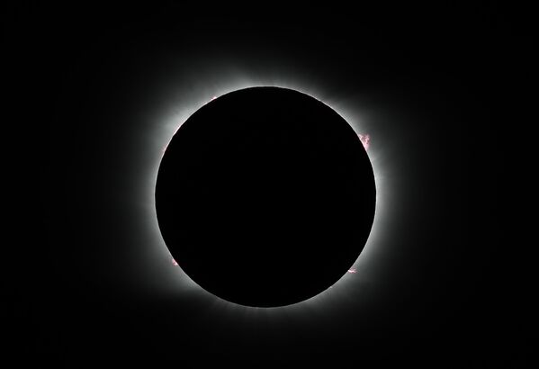 Бриллиантовое кольцо, или так называемое солнечное затмение с короной, в Пьедра-дель-Акила, в Аргентине - Sputnik Грузия