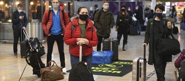 მგზავრები ლონდონის აეროპორტში - Sputnik საქართველო