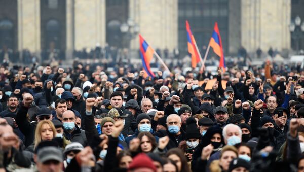 Митинг оппозиции в Ереване - Sputnik Грузия