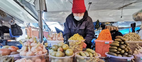 Торговля на рынке. Новогодний базар - Sputnik Грузия