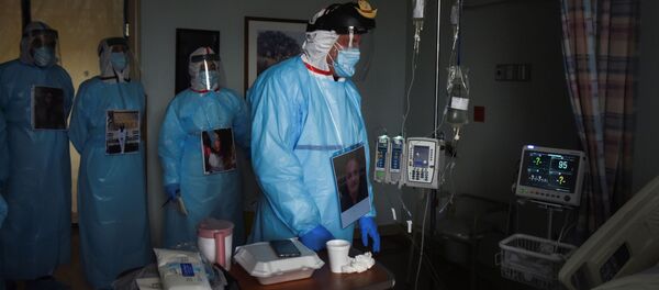 Эпидемия коронавируса COVID 19 - медики и врачи в больнице в реанимации - Sputnik Грузия