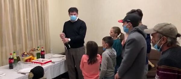 თბილისის მერმა მრავალშვილიან მამას ბინა აჩუქა - ვიდეო თბილისის მერმა მრავალშვილიან მამას ბინა აჩუქა - ვიდეო - Sputnik საქართველო