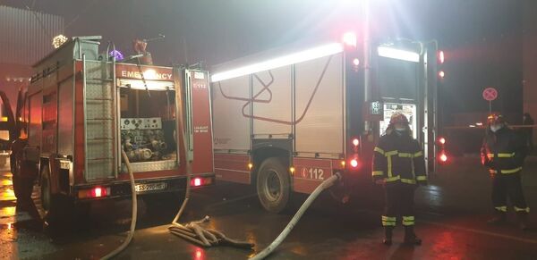 Крупный пожар на вещевом рынке в Гори локализован - Sputnik Грузия