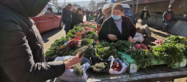 Изобилие на прилавках: жители Тбилиси готовятся к застолью - видео - Sputnik Грузия