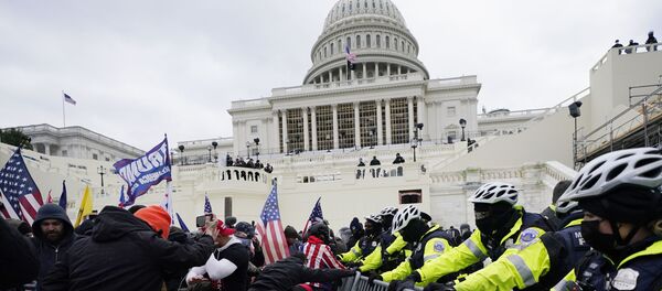 Штурм Капитолия в США Штурм Капитолия в США - Sputnik Грузия