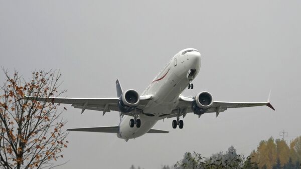 Боинг 737 на взлете , архивное фото - Sputnik Грузия