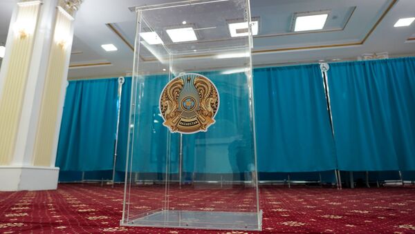 Урна для бюллетеней на выборах Казахстане - Sputnik Грузия