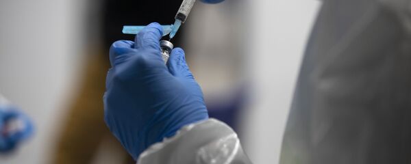 Пандемия коронавируса COVID - вакцина Pfizer-BioNTech и вакцинация  - Sputnik Грузия