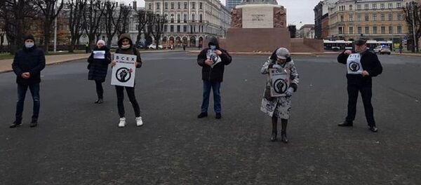 რუსულენოვანი ჟურნალისტების მხარდამჭერი პიკეტი რიგაში რუსულენოვანი ჟურნალისტების მხარდამჭერი პიკეტი რიგაში - Sputnik საქართველო