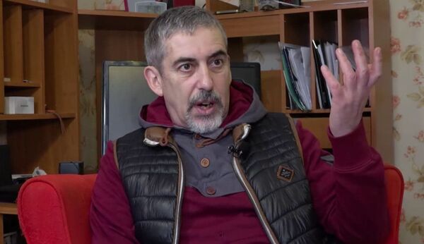 ლატვიელი სტრინგერი მის სახლში მრავალსაათიანი ჩხრეკის შესახებ ჰყვება - Sputnik საქართველო