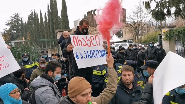 თბილისში ხმაურიანი აქცია გაიმართა „ქართული ოცნების“ ყრილობის წინააღმდეგ - ვიდეო - Sputnik საქართველო