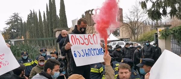თბილისში ხმაურიანი აქცია გაიმართა „ქართული ოცნების“ ყრილობის წინააღმდეგ - ვიდეო თბილისში ხმაურიანი აქცია გაიმართა „ქართული ოცნების“ ყრილობის წინააღმდეგ - ვიდეო - Sputnik საქართველო