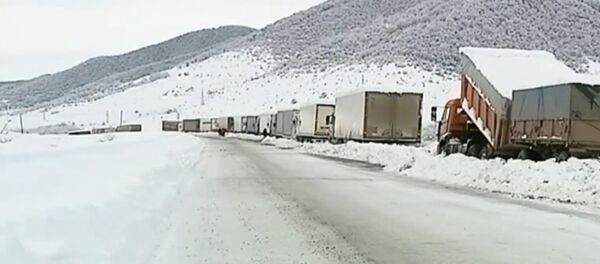 ვითარება საქართველოს გზებზე: დიდთოვლობა და საცობები მცხეთა-მთიანეთის გზებზე ვითარება საქართველოს გზებზე: დიდთოვლობა და საცობები მცხეთა-მთიანეთის გზებზე - Sputnik საქართველო