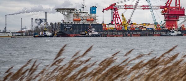 Судно-трубоукладчик Фортуна в порту немецкого города Висмар - Sputnik Грузия