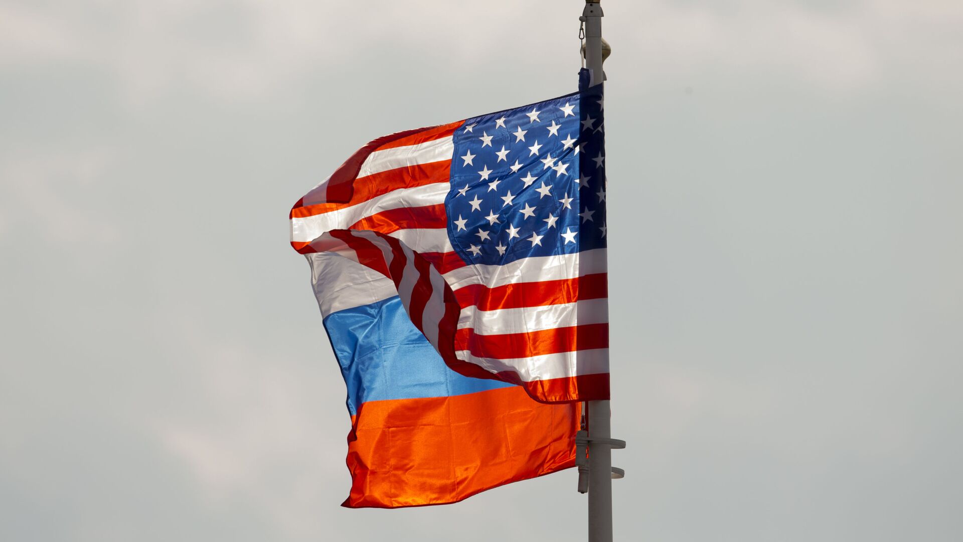 Флаги России и США - Sputnik Грузия, 1920, 30.12.2021