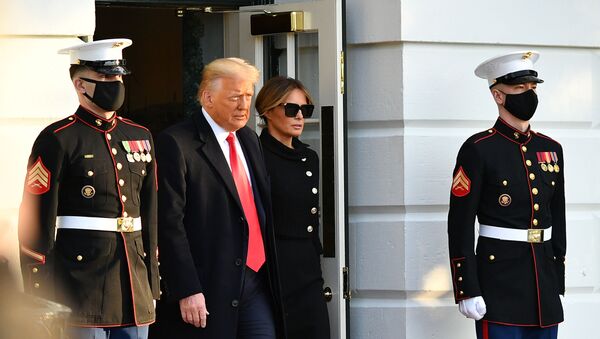 Дональд Трамп вместе с супругой покидают Белый дом - Sputnik Грузия
