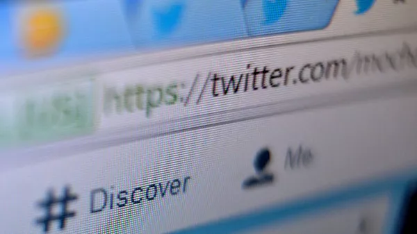 Страница сайта Twitter в окне браузера компьютера - Sputnik Грузия
