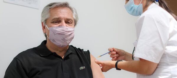 Президент Аргентины привился российской вакциной Спутник V - Sputnik Грузия