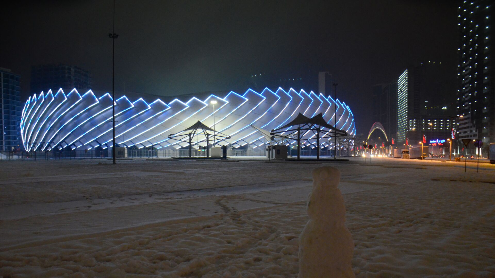 Батуми в снегу зимой - новый олимпийский Батумский стадион - Sputnik Грузия, 1920, 16.03.2023