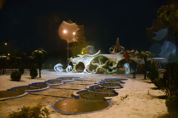 ბათუმის ცნობილი კაფე „ფანტაზია“ თოვლში - Sputnik საქართველო
