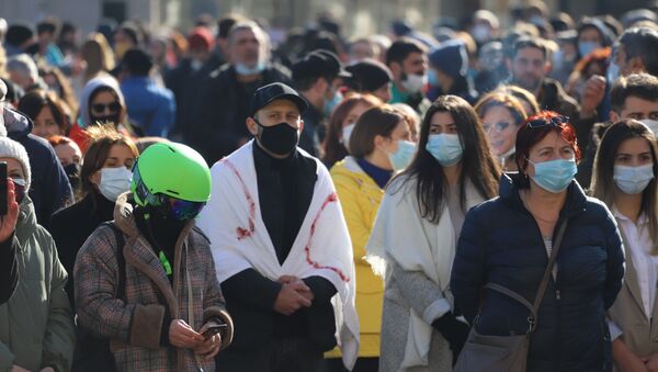 Акция протеста против ограничений из-за коронавируса у правительственной канцелярии 24 января 2021 года - Sputnik Грузия