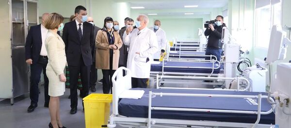 გიორგი გახარია და ეკატერინე ტიკარაძე რესპუბლიკური საავადმყოფოს ახალ განყოფილებაში გიორგი გახარია და ეკატერინე ტიკარაძე რესპუბლიკური საავადმყოფოს ახალ განყოფილებაში - Sputnik საქართველო