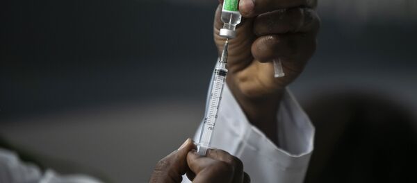 Пандемия коронавируса COVID 19 - вакцинация. Подготовка вакцины в Рио-де-Жанейро, Бразилия - Sputnik Грузия