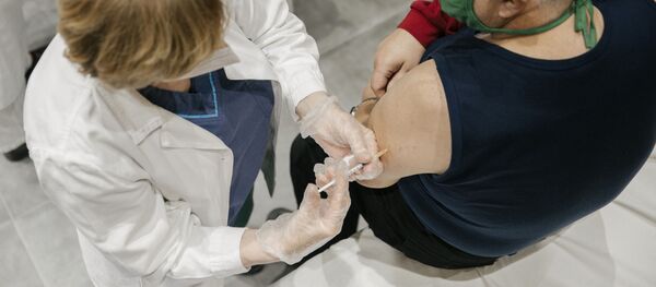 Вакцинация граждат Сербии препаратом Pfizer-BioNTech Вакцинация граждат Сербии препаратом Pfizer-BioNTech - Sputnik Грузия